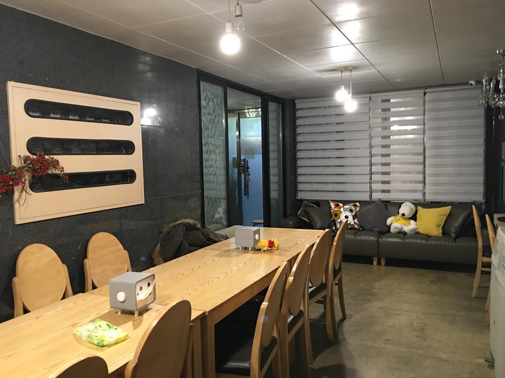 Hongdae Pencil Guesthouse Сеул Екстериор снимка