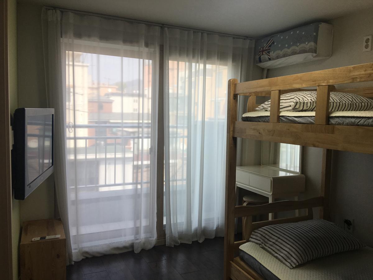 Hongdae Pencil Guesthouse Сеул Екстериор снимка