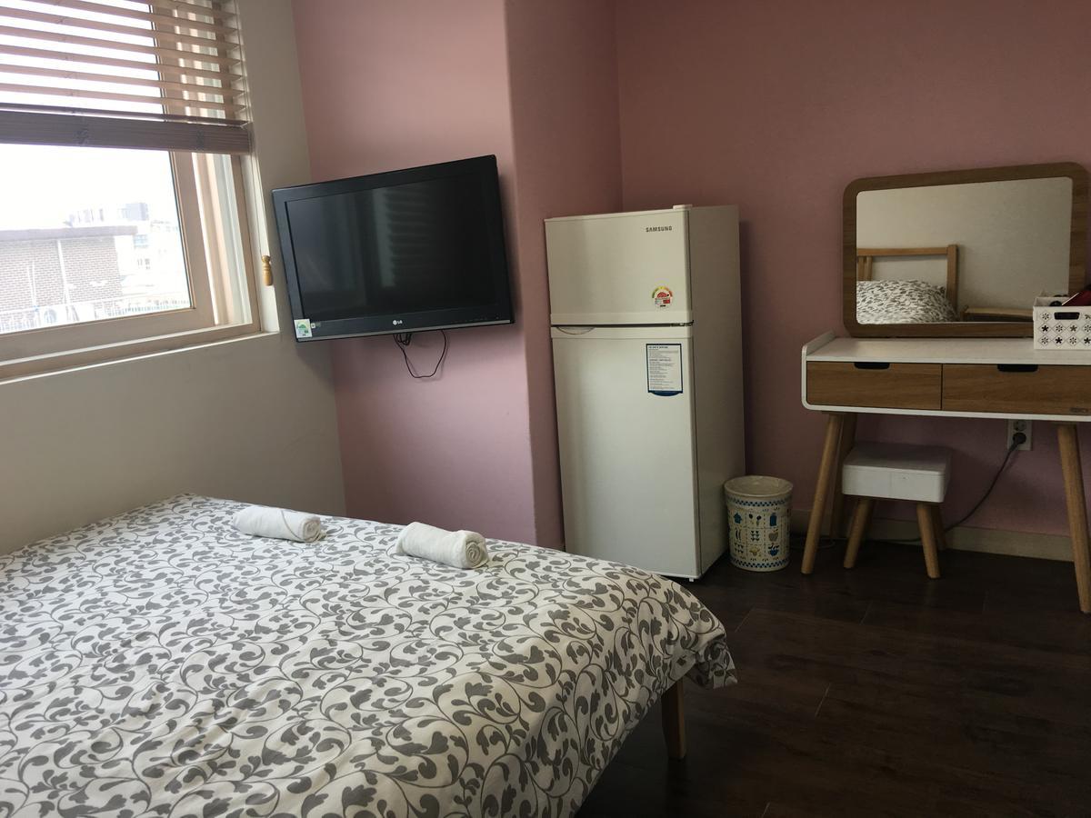 Hongdae Pencil Guesthouse Сеул Екстериор снимка
