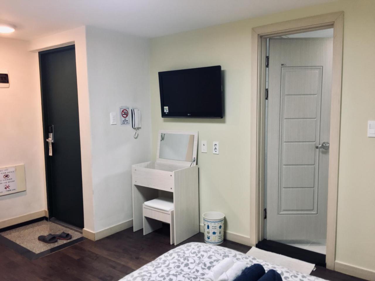 Hongdae Pencil Guesthouse Сеул Екстериор снимка