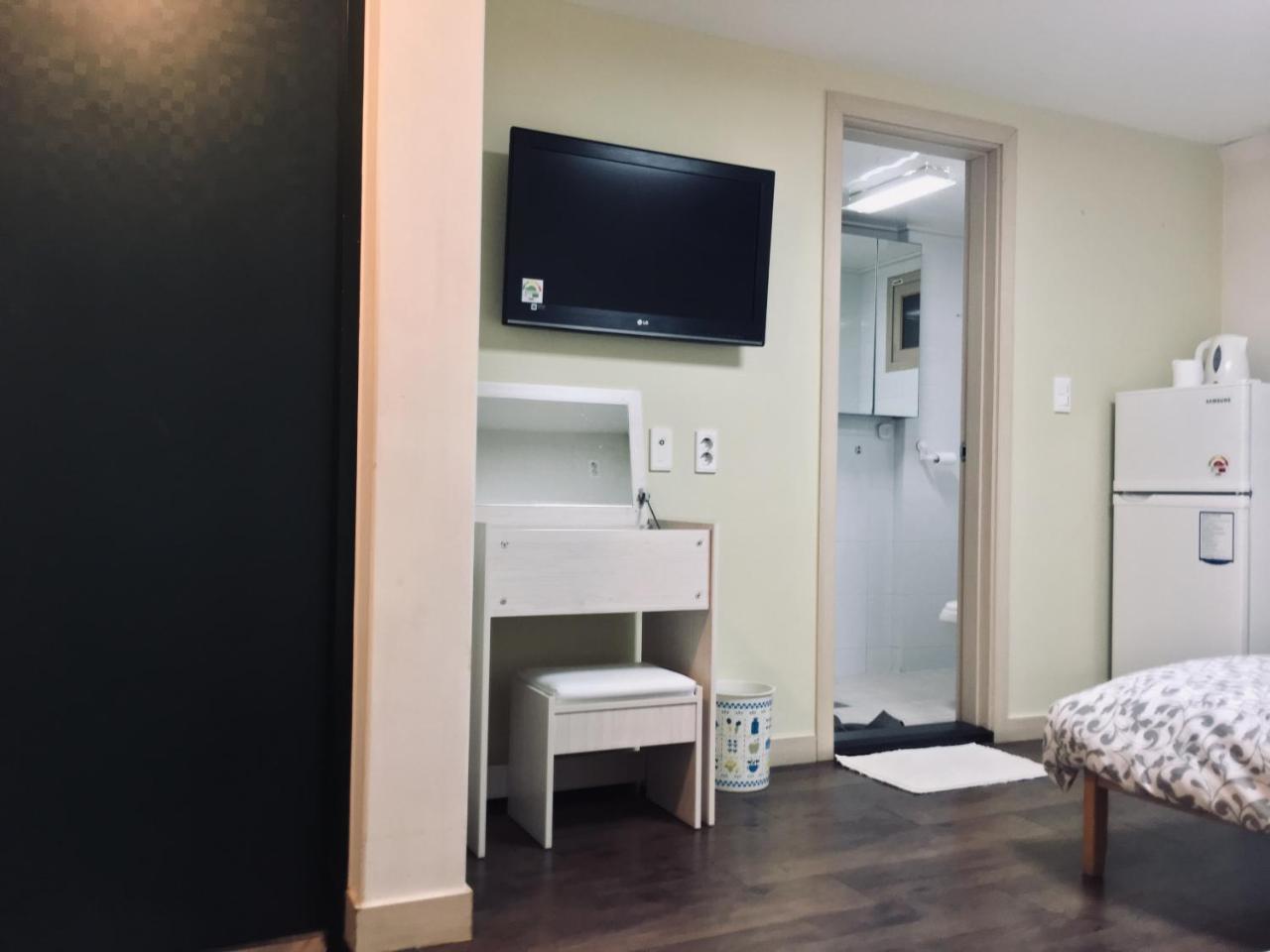 Hongdae Pencil Guesthouse Сеул Екстериор снимка
