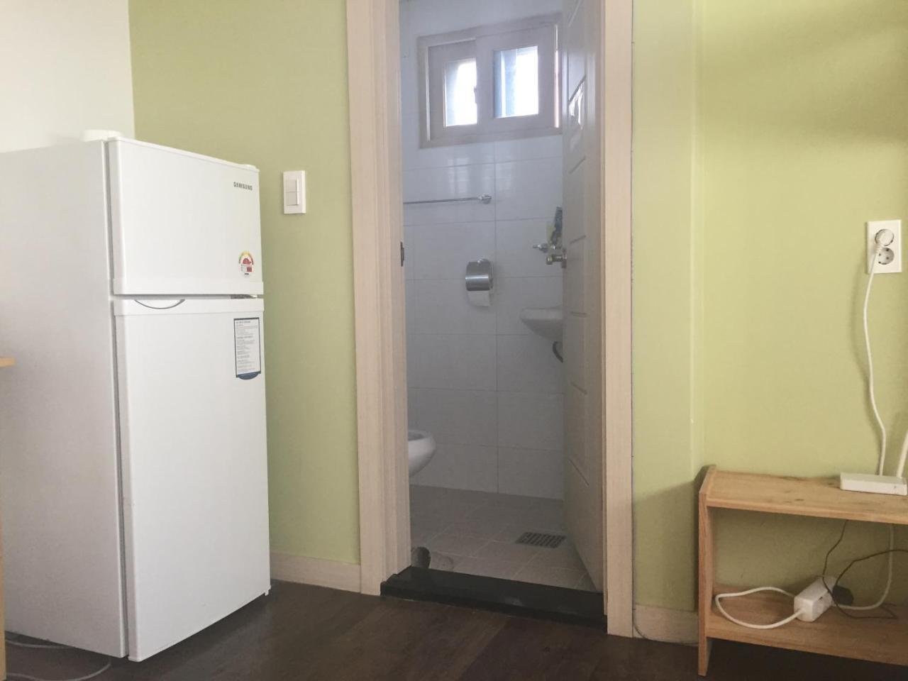 Hongdae Pencil Guesthouse Сеул Екстериор снимка