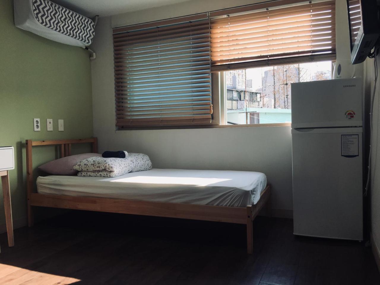 Hongdae Pencil Guesthouse Сеул Екстериор снимка