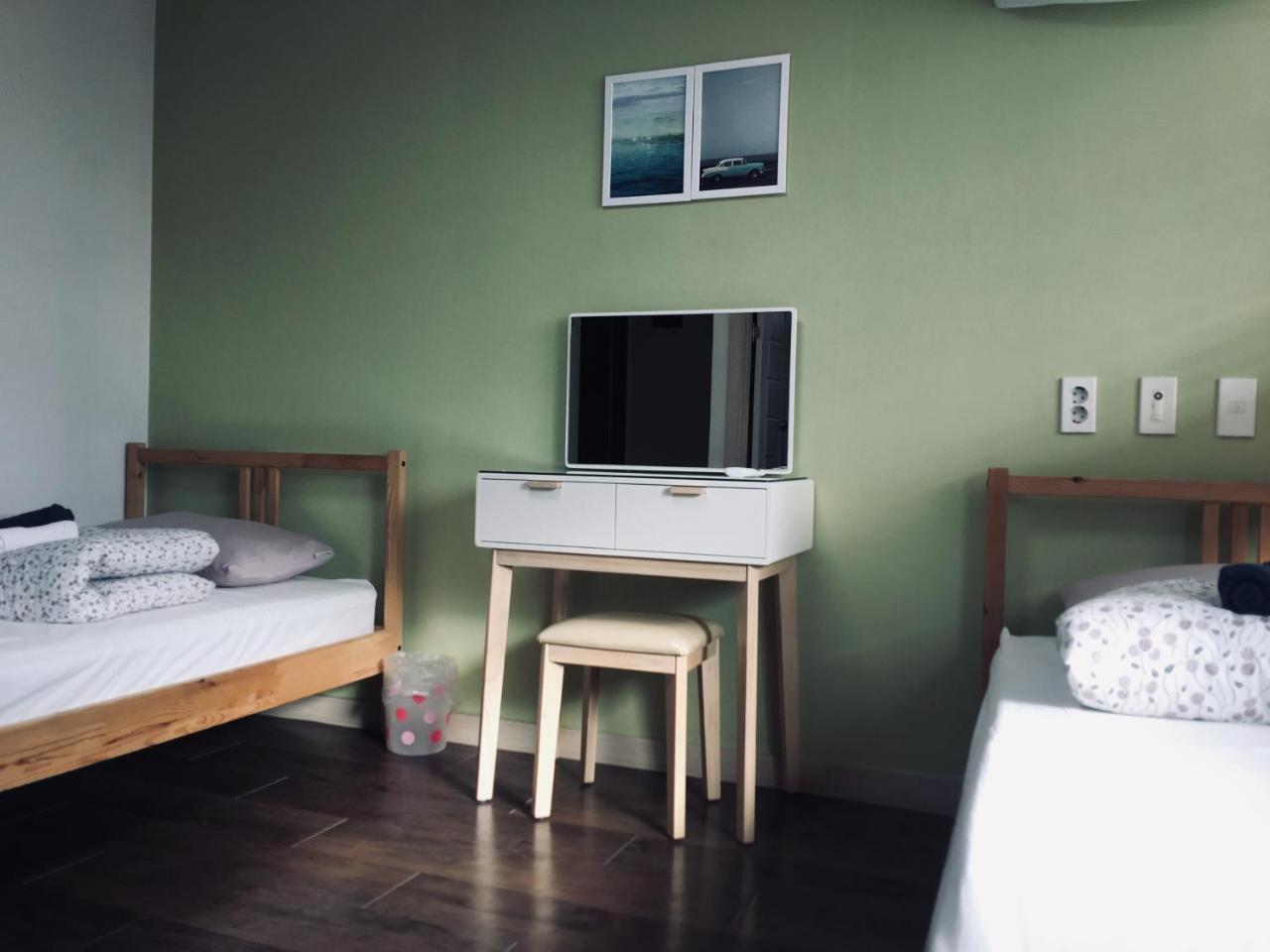 Hongdae Pencil Guesthouse Сеул Екстериор снимка