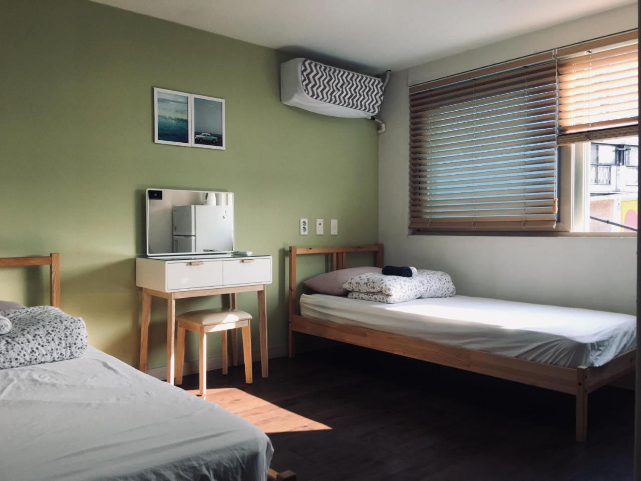 Hongdae Pencil Guesthouse Сеул Екстериор снимка