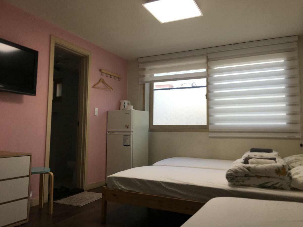 Hongdae Pencil Guesthouse Сеул Екстериор снимка