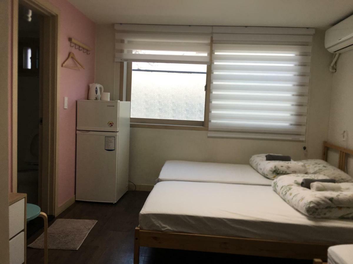 Hongdae Pencil Guesthouse Сеул Екстериор снимка